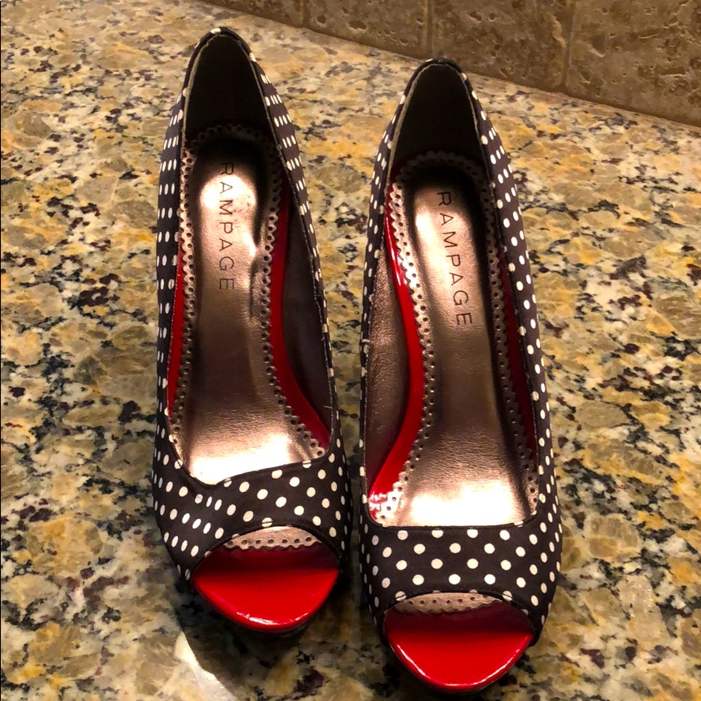 New! Polka dot Rampage pumps